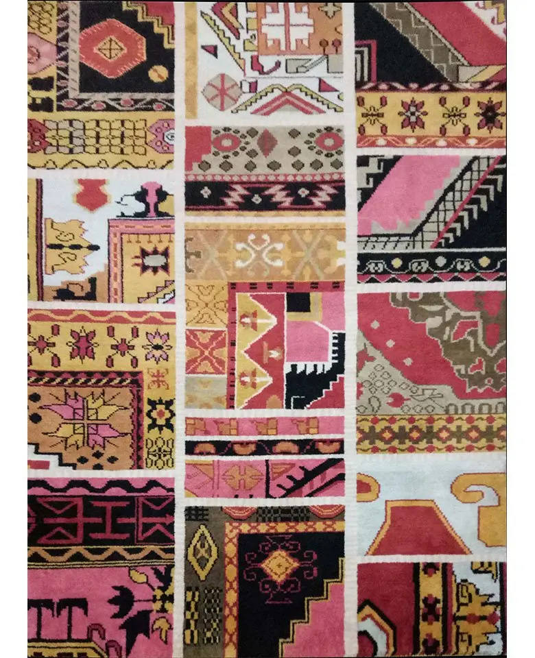 Hand knotted Rug made up of Wool in 105 knots