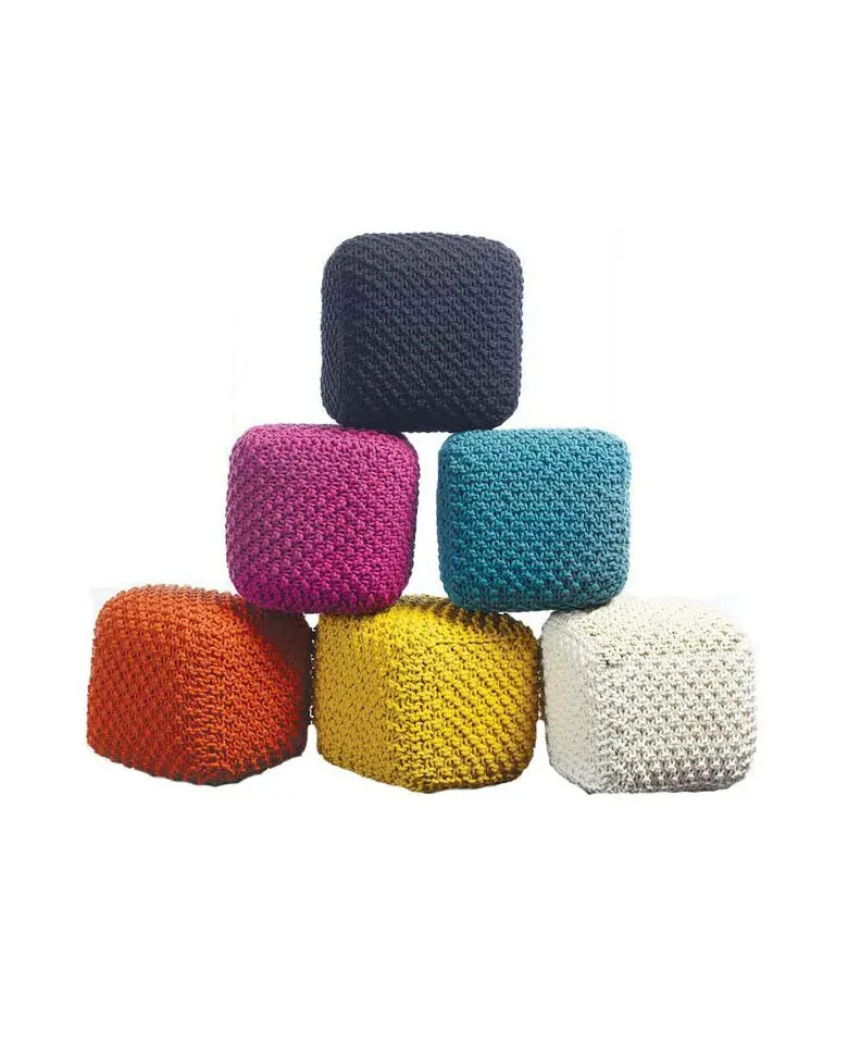 RU.P-5908 / Poufs